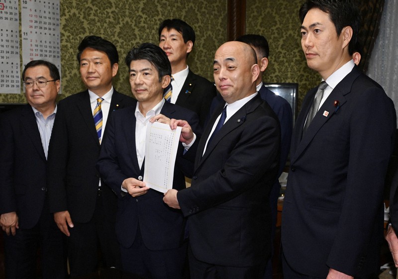 【政治】立憲、維新、国民など野党7党　ガソリン暫定税率廃止法案を提出